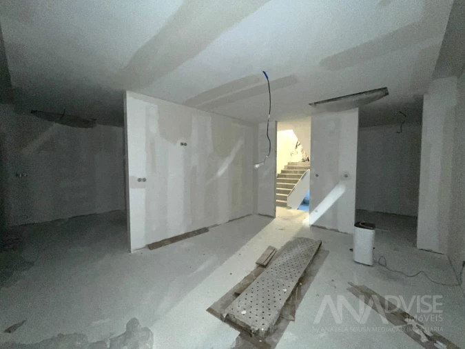 Moradia T4 para Venda em Repeses e São Salvador Foto 18