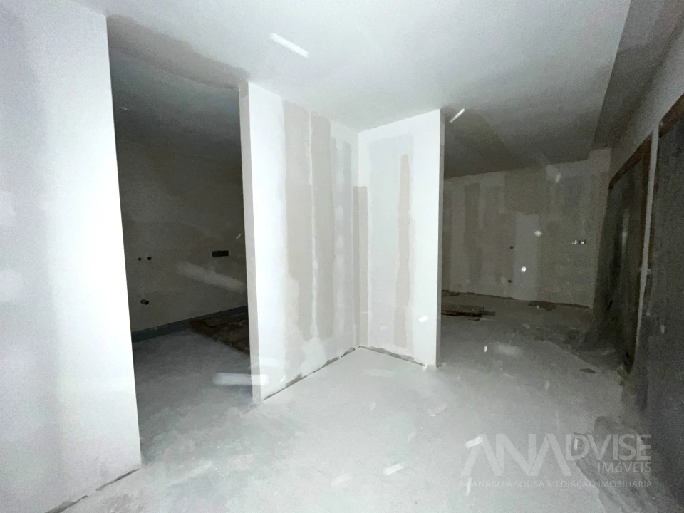 Moradia T4 para Venda em Repeses e São Salvador Foto 4