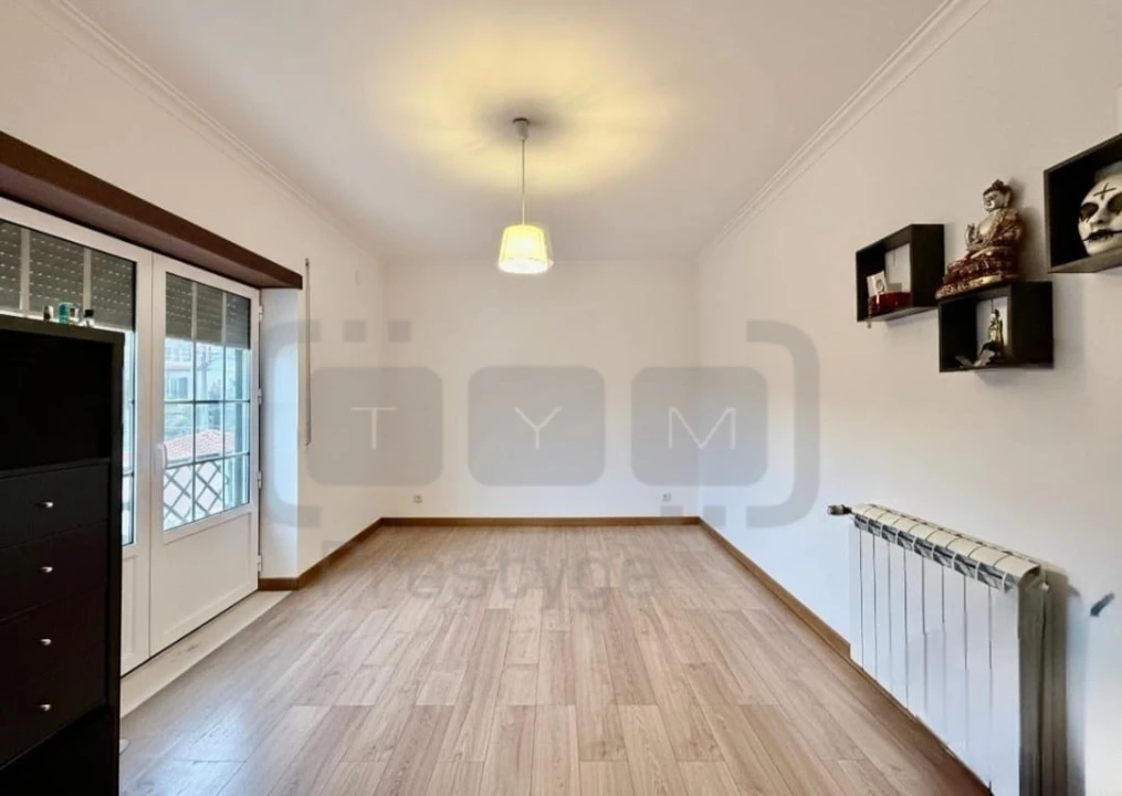 Moradia T3 para Venda em São João Baptista e Santa Maria dos Olivais Foto 3