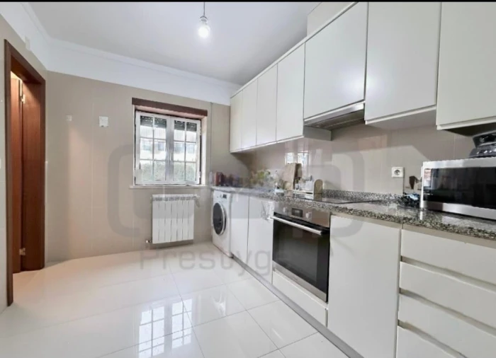 Moradia T3 para Venda em São João Baptista e Santa Maria dos Olivais Foto 1