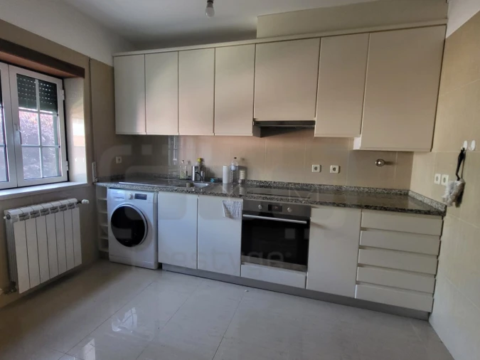 Moradia T3 para Venda em São João Baptista e Santa Maria dos Olivais Foto 3