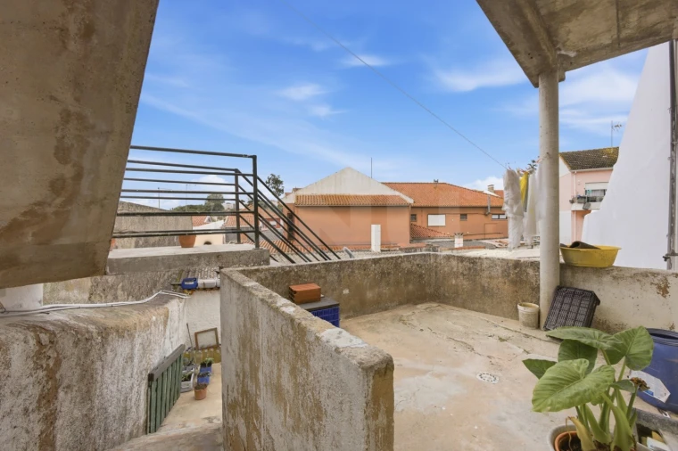 Moradia T3 para Venda em Santa Maria, São Pedro e Matacães Foto 25