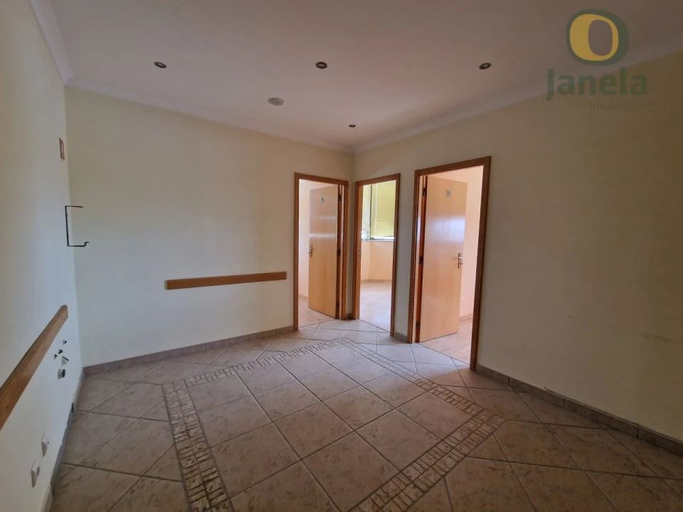 Escritório para Arrendamento em Faro (Sé e São Pedro) Foto 1