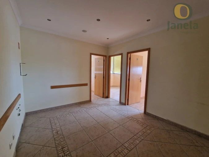 Escritório para Arrendamento em Faro (Sé e São Pedro) Foto 1