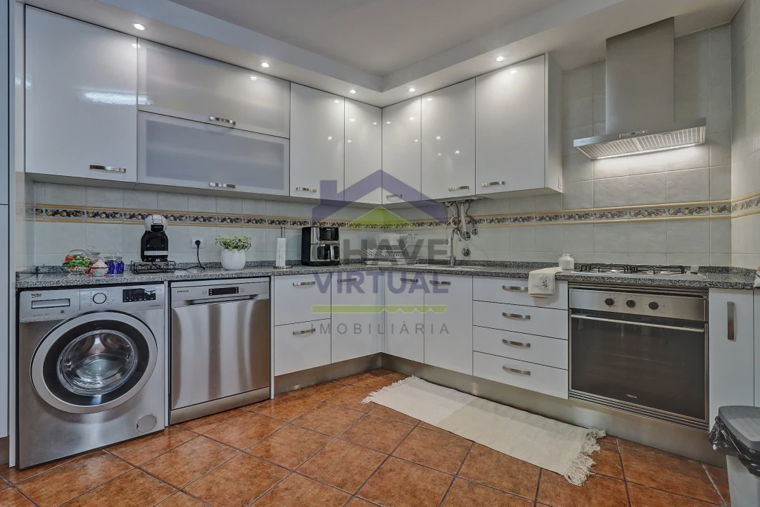 Apartamento T2 para Venda em Reguengo Grande Foto 6