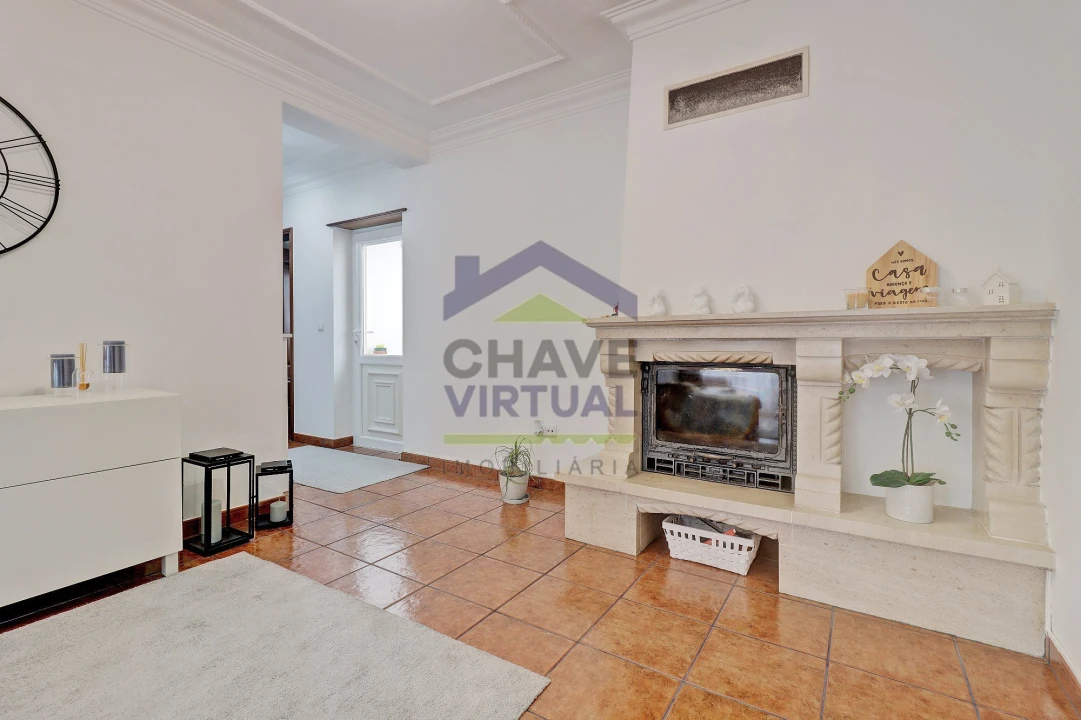 Apartamento T2 para Venda em Reguengo Grande Foto 5