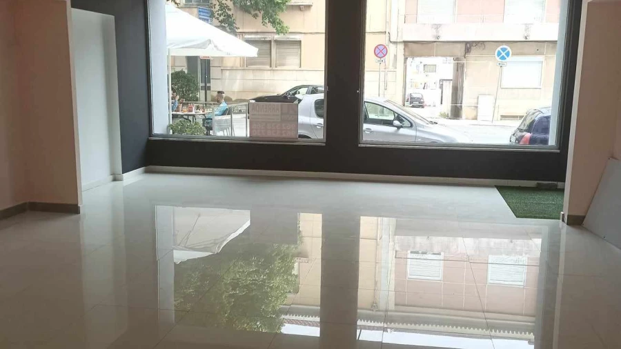 Loja para Arrendamento em São João Baptista e Santa Maria dos Olivais