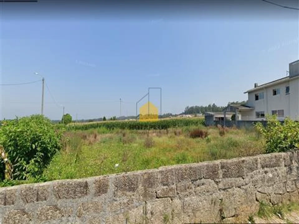 Terreno para Venda em Castêlo da Maia Foto 2