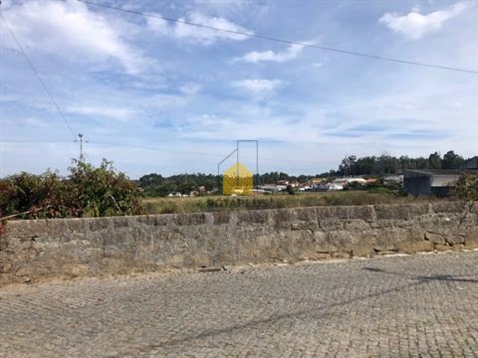 Terreno para Venda em Castêlo da Maia Foto 5