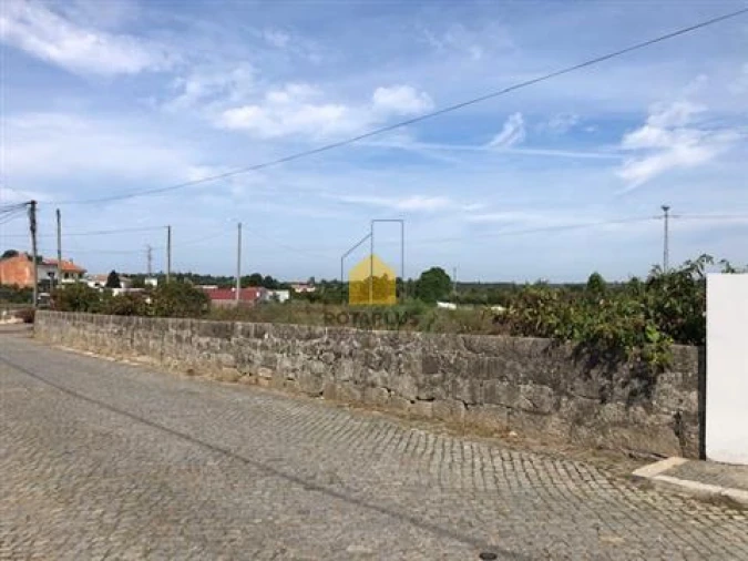 Terreno para Venda em Castêlo da Maia Foto 4