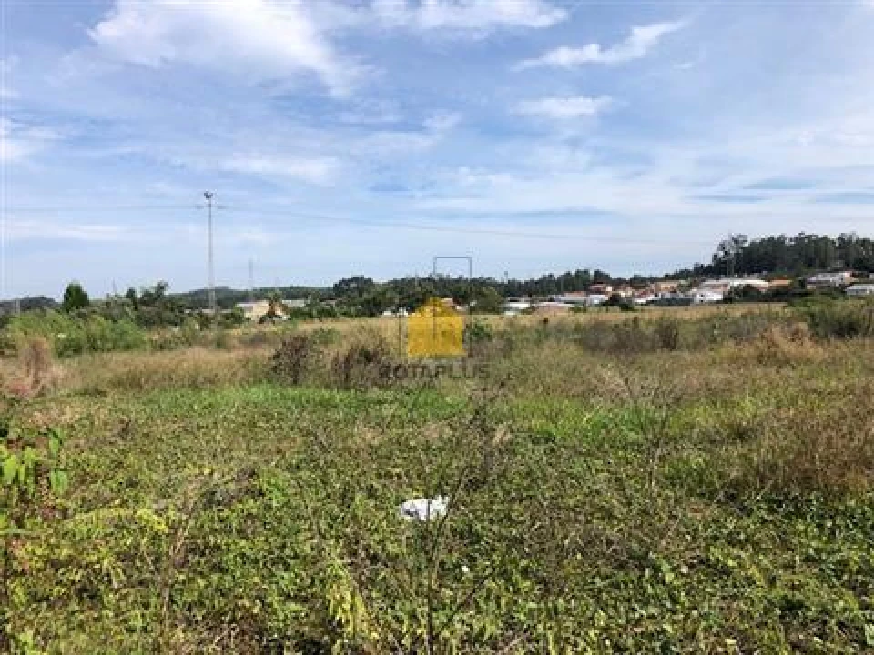 Terreno para Venda em Castêlo da Maia Foto 6