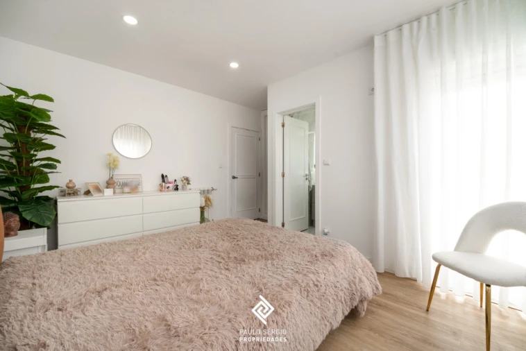 Moradia T3 para Venda em Serzedo e Perosinho Foto 12