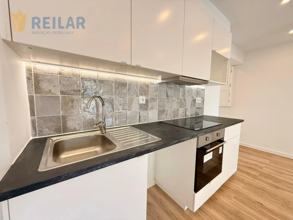 Apartamento T3 para Venda em Camarate, Unhos e Apelação Foto 2