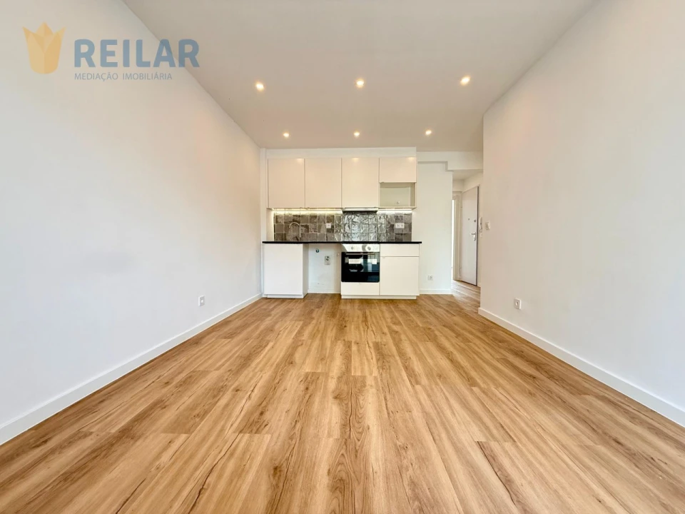 Apartamento T3 para Venda em Camarate, Unhos e Apelação Foto 8