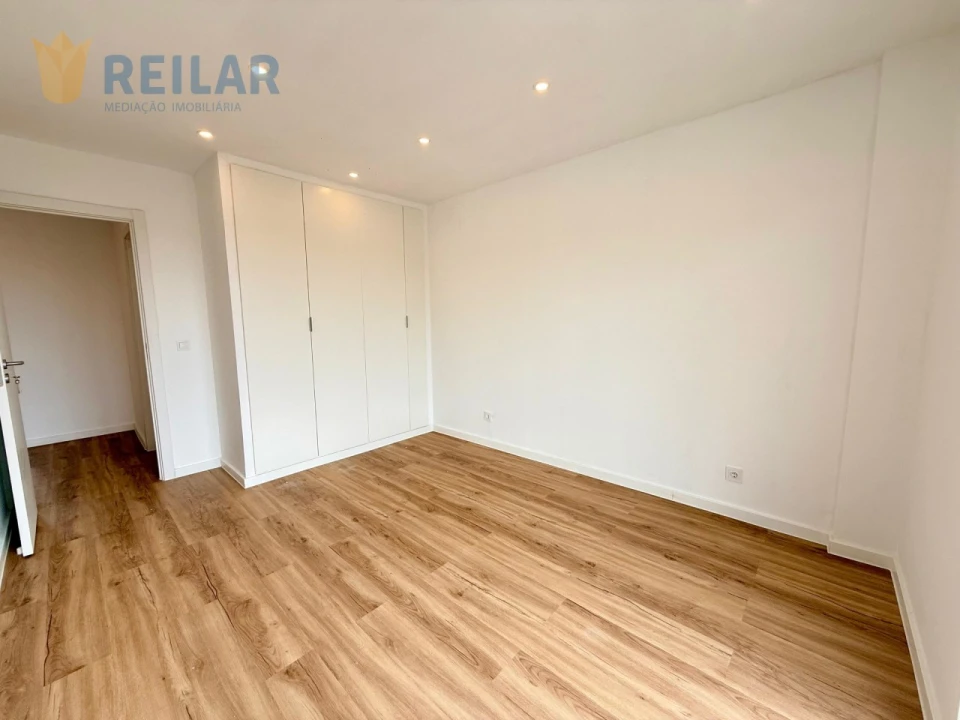 Apartamento T3 para Venda em Camarate, Unhos e Apelação Foto 16