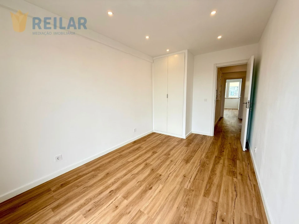 Apartamento T3 para Venda em Camarate, Unhos e Apelação Foto 19