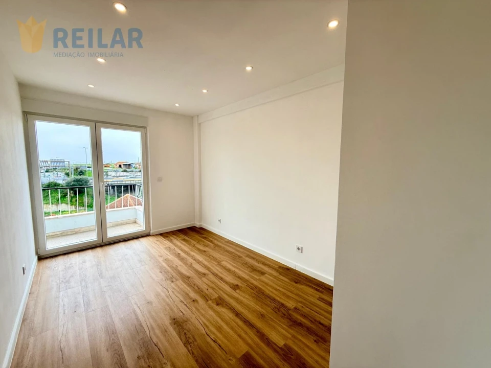 Apartamento T3 para Venda em Camarate, Unhos e Apelação Foto 23