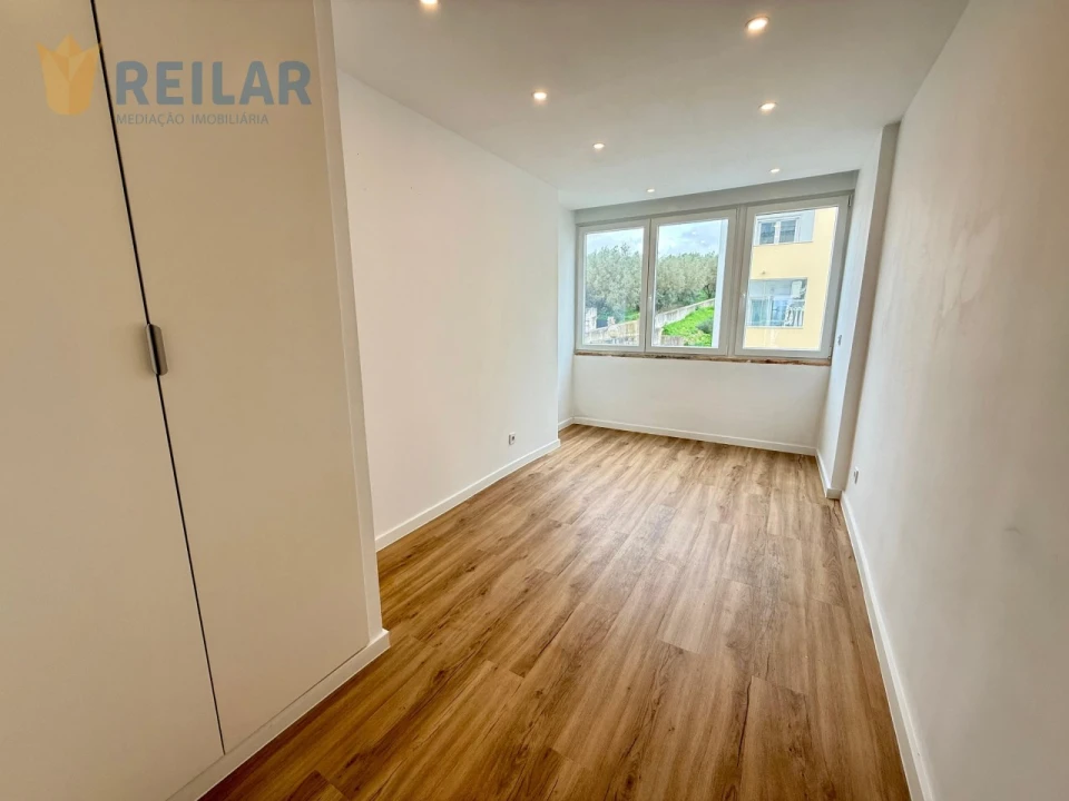 Apartamento T3 para Venda em Camarate, Unhos e Apelação Foto 25