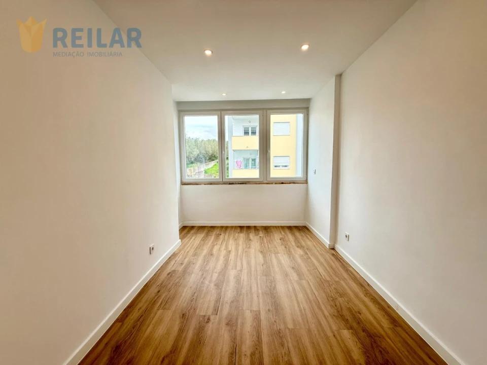 Apartamento T3 para Venda em Camarate, Unhos e Apelação Foto 27