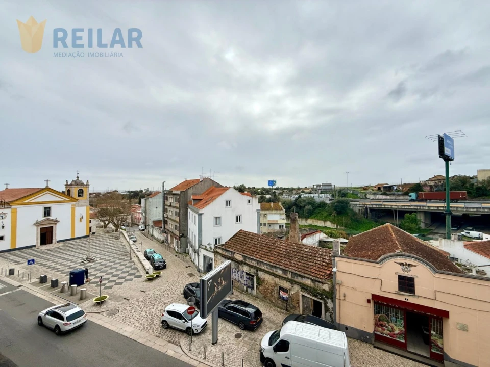 Apartamento T3 para Venda em Camarate, Unhos e Apelação Foto 39