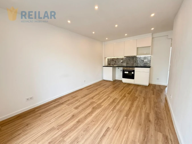 Apartamento T3 para Venda em Camarate, Unhos e Apelação Foto 1