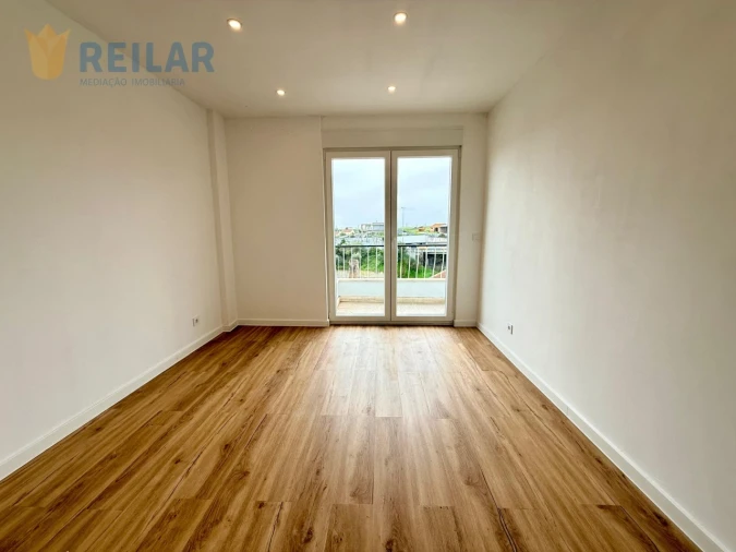 Apartamento T3 para Venda em Camarate, Unhos e Apelação Foto 3