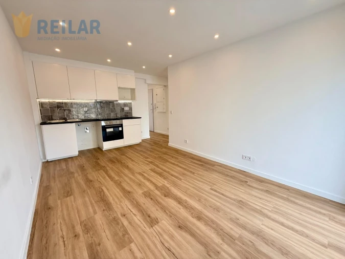 Apartamento T3 para Venda em Camarate, Unhos e Apelação Foto 6