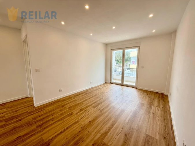 Apartamento T3 para Venda em Camarate, Unhos e Apelação Foto 7