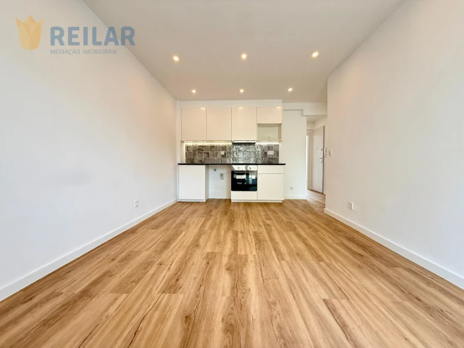 Apartamento T3 para Venda em Camarate, Unhos e Apelação Foto 8