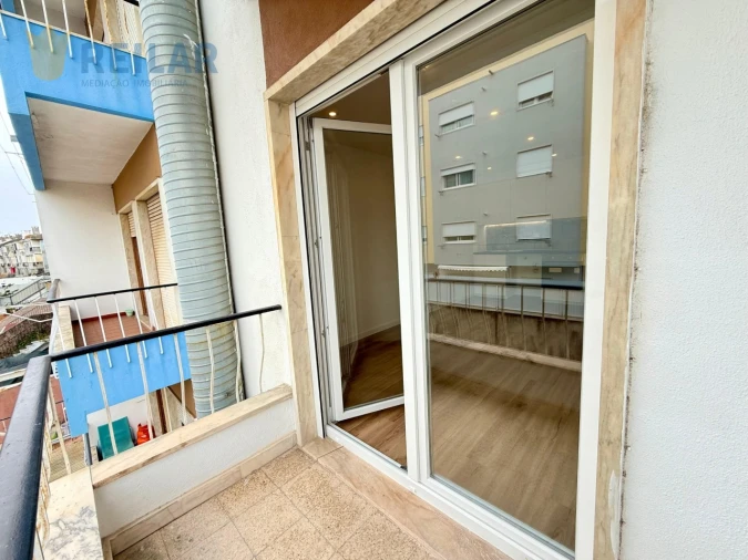 Apartamento T3 para Venda em Camarate, Unhos e Apelação Foto 13