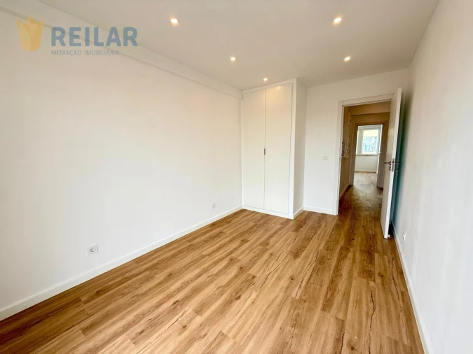 Apartamento T3 para Venda em Camarate, Unhos e Apelação Foto 19