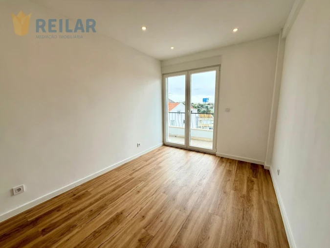 Apartamento T3 para Venda em Camarate, Unhos e Apelação Foto 20