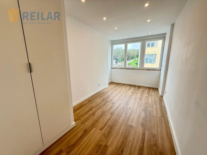 Apartamento T3 para Venda em Camarate, Unhos e Apelação Foto 25