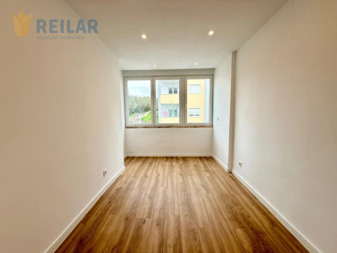 Apartamento T3 para Venda em Camarate, Unhos e Apelação Foto 27