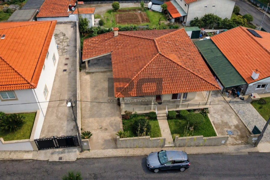 Moradia T3 para Venda em Santo Tirso, Couto (Santa Cristina e São Miguel) e Burgães Foto 1