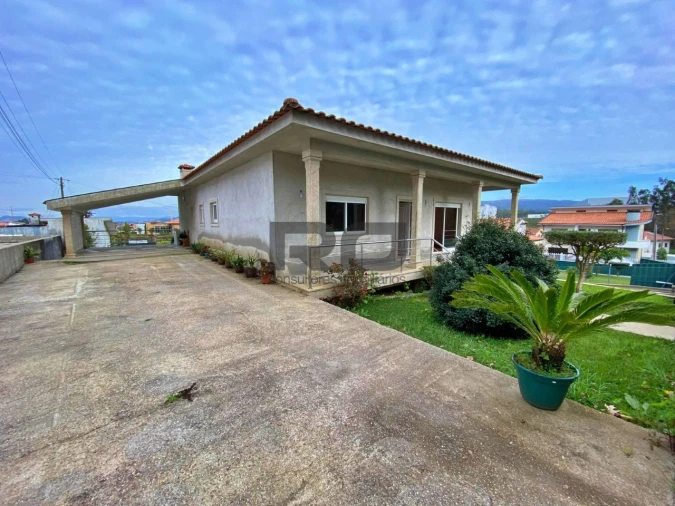 Moradia T3 para Venda em Santo Tirso, Couto (Santa Cristina e São Miguel) e Burgães Foto 4