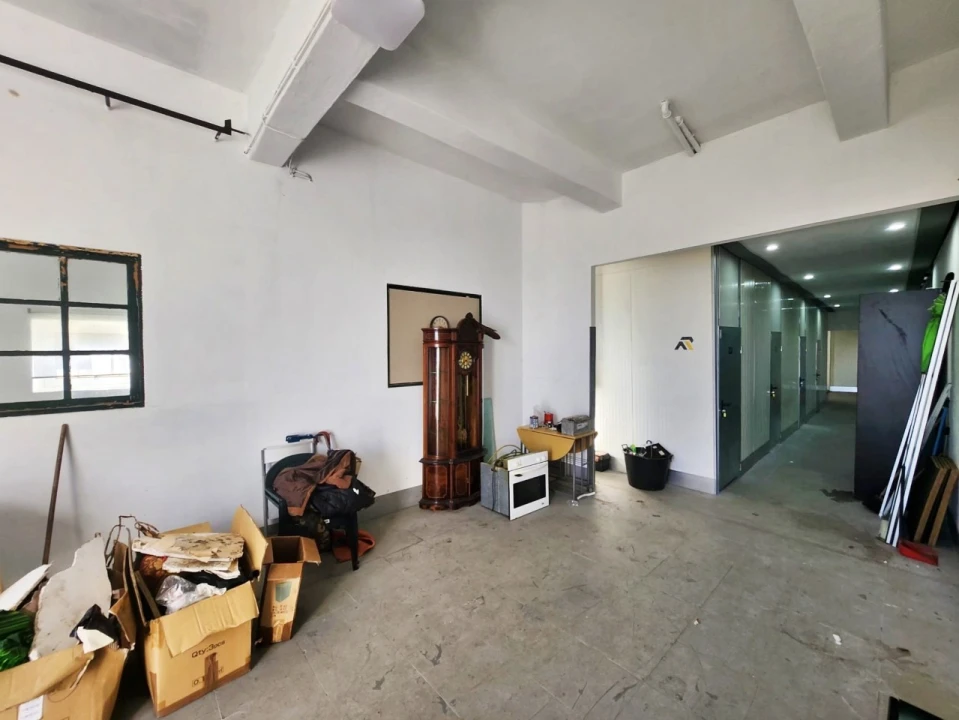 Prédio para Venda em Castêlo da Maia Foto 12