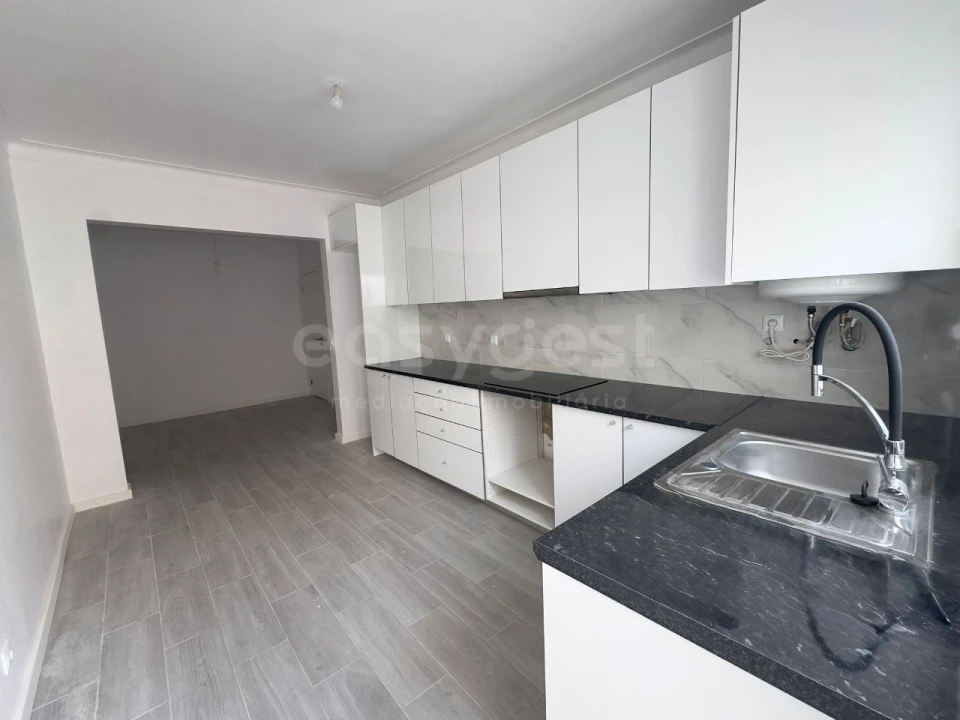 Apartamento T3 para Venda em Amora Foto 1