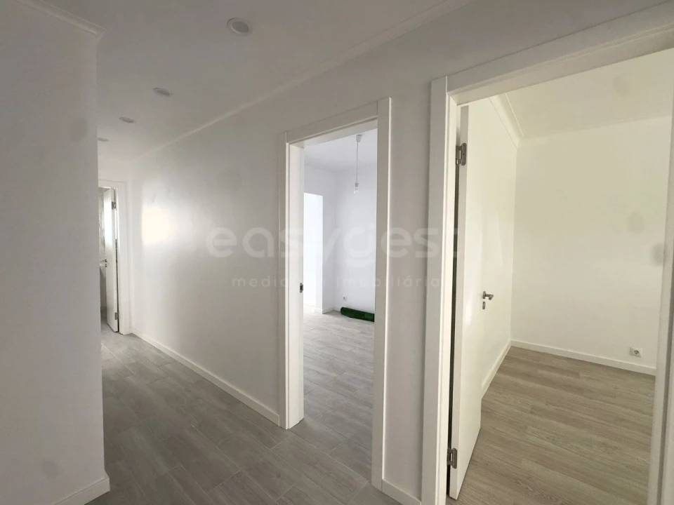 Apartamento T3 para Venda em Amora Foto 5