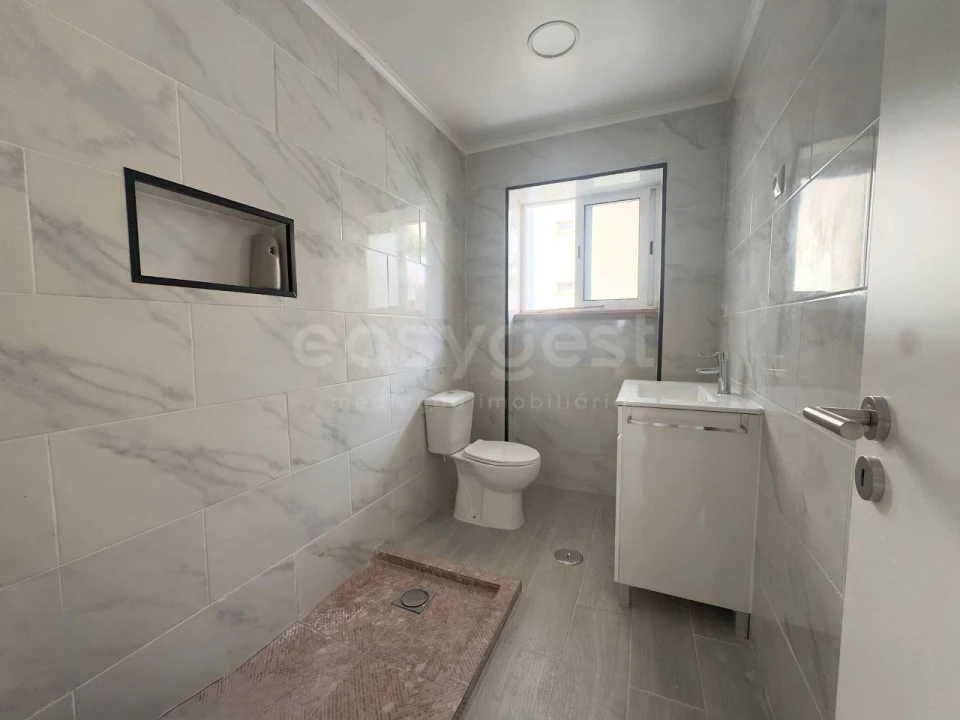 Apartamento T3 para Venda em Amora Foto 8