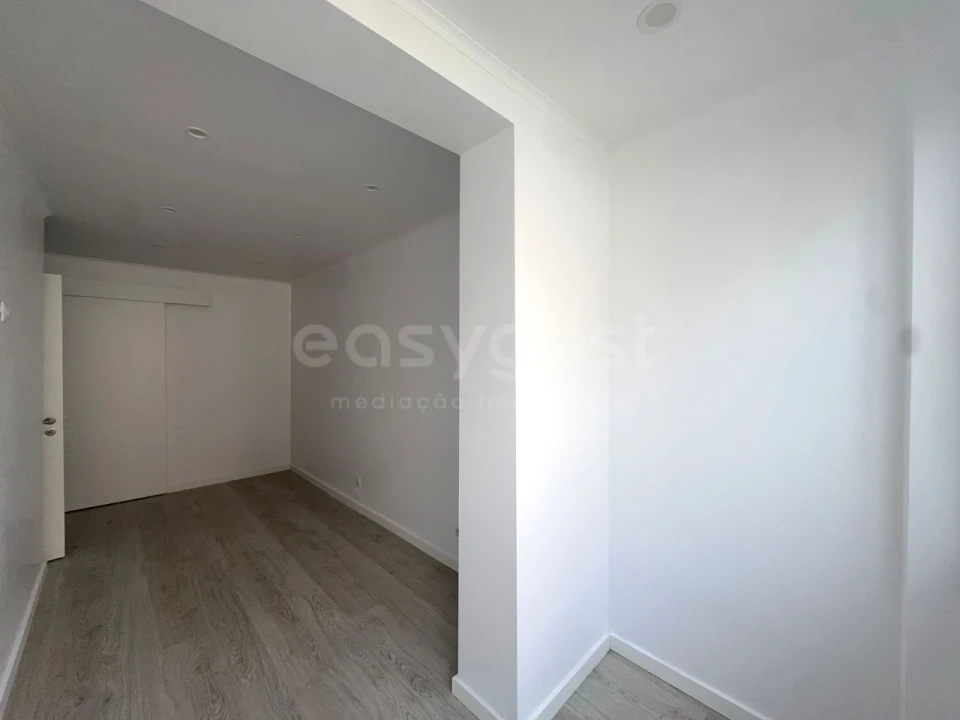 Apartamento T3 para Venda em Amora Foto 12