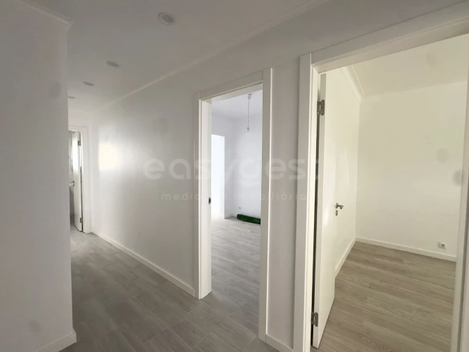 Apartamento T3 para Venda em Amora Foto 5