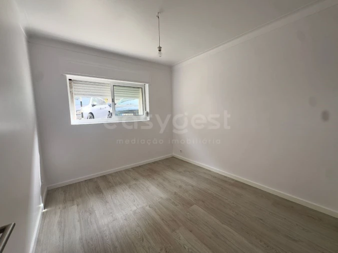 Apartamento T3 para Venda em Amora Foto 6
