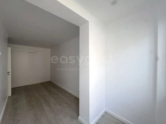 Apartamento T3 para Venda em Amora Foto 12