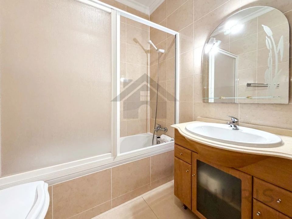 Apartamento T2 para Arrendamento em Portimão Foto 14