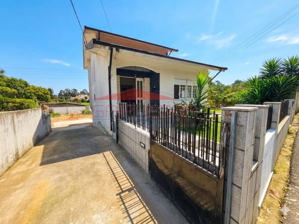 Moradia T3 para Venda em Argoncilhe Foto 2