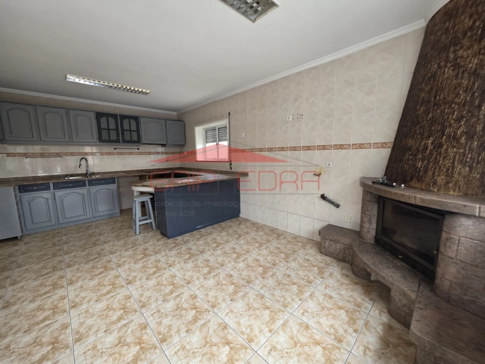 Moradia T3 para Venda em Argoncilhe Foto 6