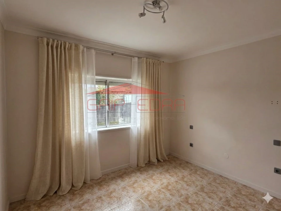 Moradia T3 para Venda em Argoncilhe Foto 9