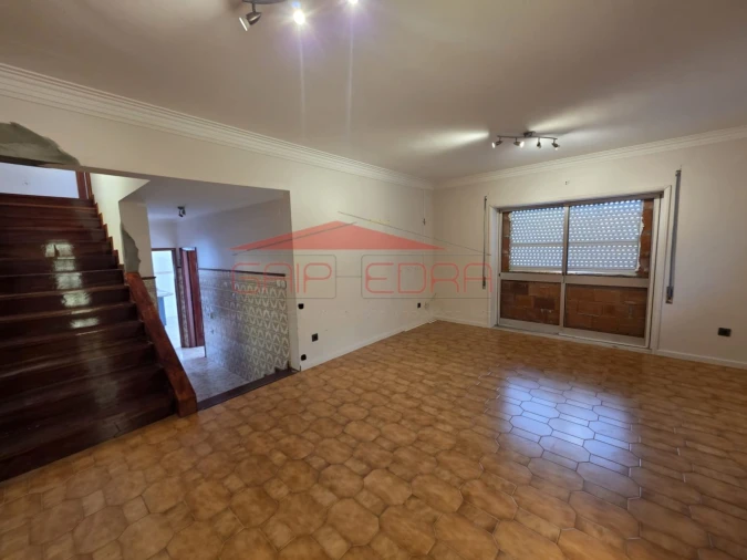 Moradia T3 para Venda em Argoncilhe Foto 8