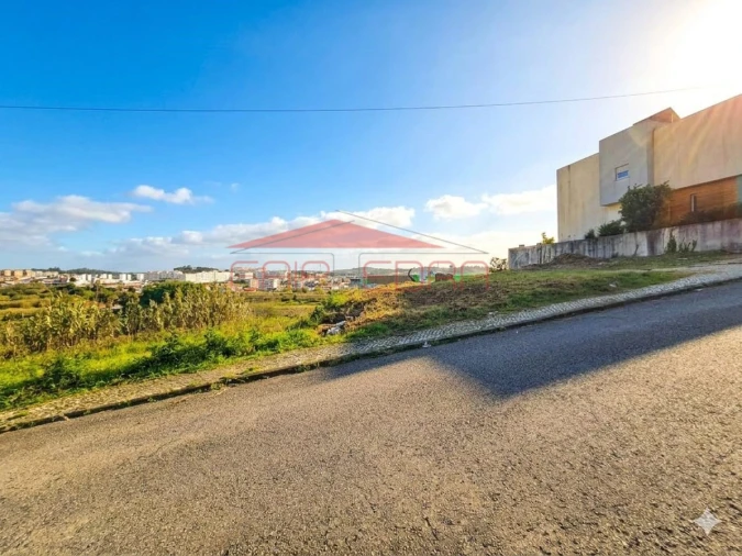 Terreno para Venda em Tavarede Foto 2